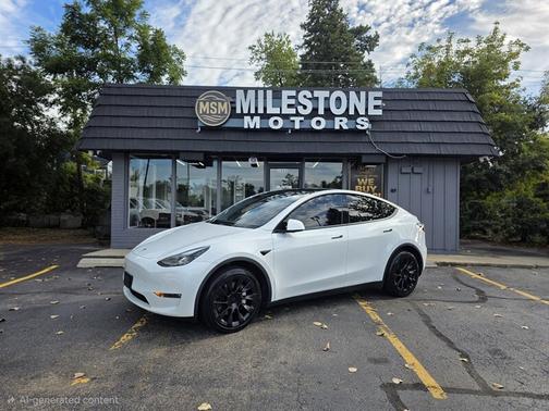 Pearl White Multi-Coat 2023 Tesla Model Y Long Range AWD