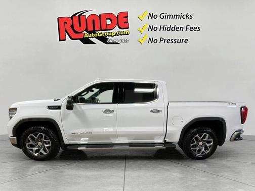 White 2022 GMC Sierra 1500 SLT