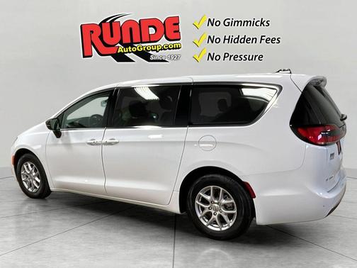 2024 Chrysler Pacifica Touring-L