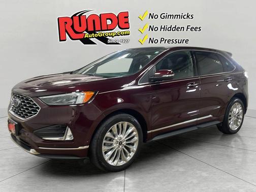 Burgundy 2022 Ford Edge Titanium