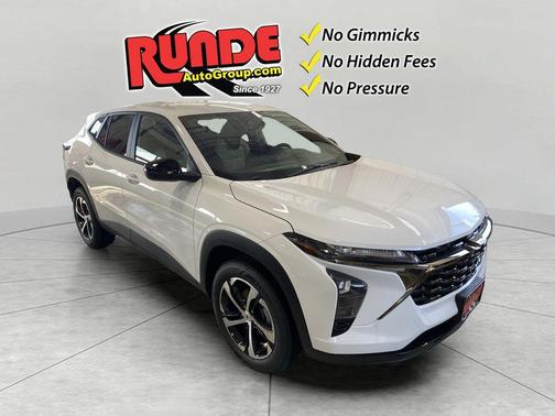 Summit White 2026 Chevrolet Trax 1RS