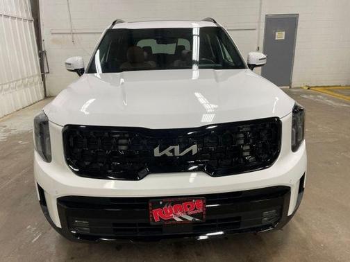 White 2024 Kia Telluride SX