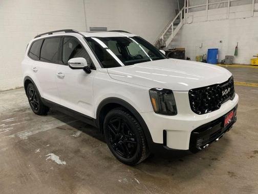 White 2024 Kia Telluride SX