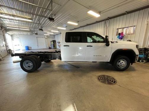 Summit White 2026 GMC Sierra 1500 Pro