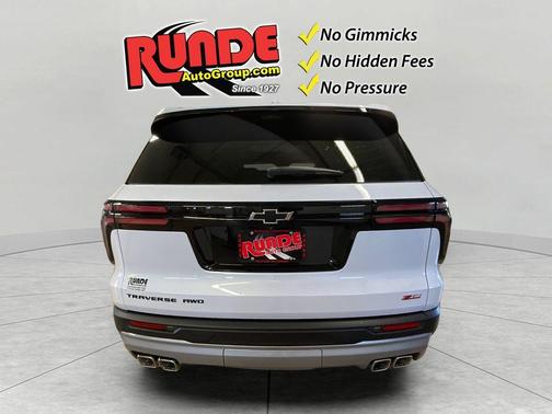 Polar White 2026 Chevrolet Traverse Z71
