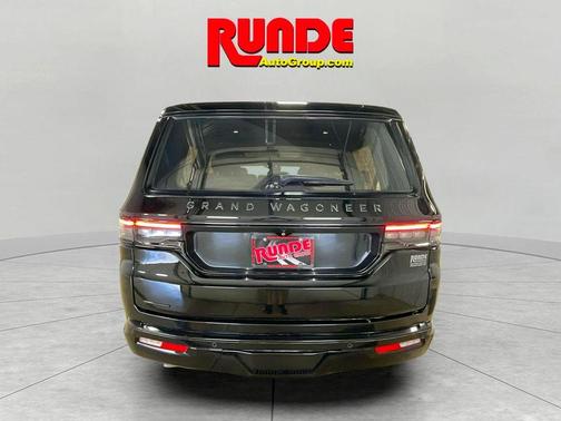 2022 Jeep Grand Wagoneer Series II