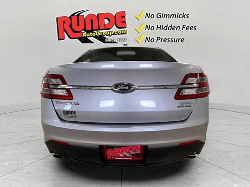 White 2019 Ford Taurus SEL