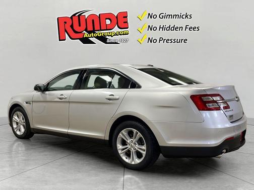 White 2019 Ford Taurus SEL