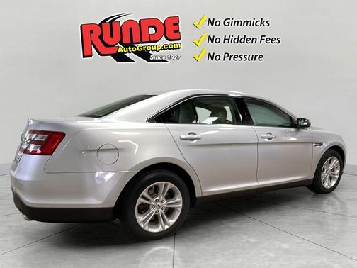 White 2019 Ford Taurus SEL