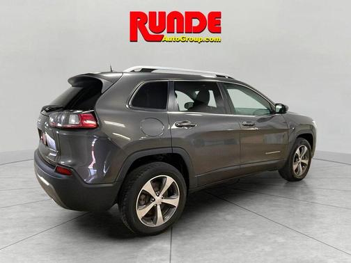 Gray 2019 Jeep Cherokee Limited