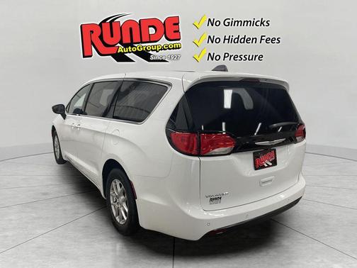 2026 Chrysler Voyager LX