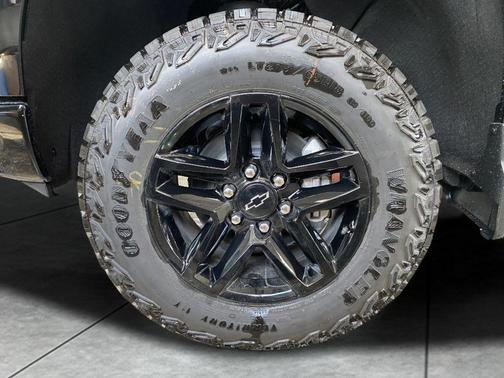 Black 2026 Chevrolet Silverado 1500 Custom Trail Boss