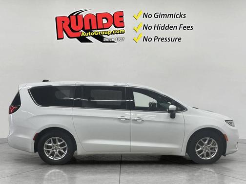 2023 Chrysler Pacifica Touring