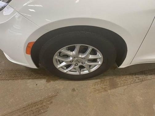 2023 Chrysler Pacifica Touring