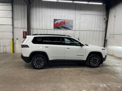 Bright White Clearcoat 2026 Jeep Cherokee LAREDO/LIMITED