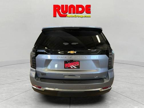 2025 Chevrolet Suburban LT