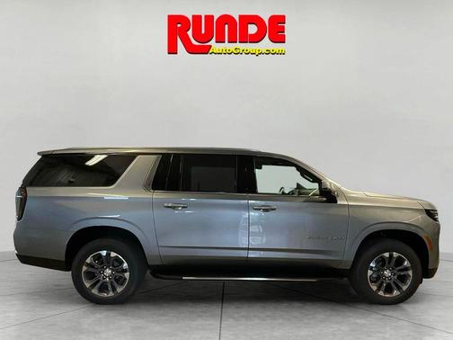 2025 Chevrolet Suburban LT