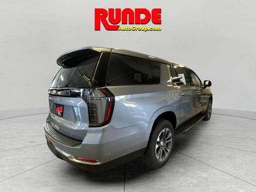 2025 Chevrolet Suburban LT