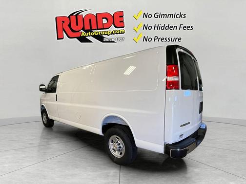 Summit White 2026 Chevrolet Express 3500 Work Van