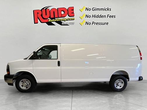 Summit White 2026 Chevrolet Express 3500 Work Van