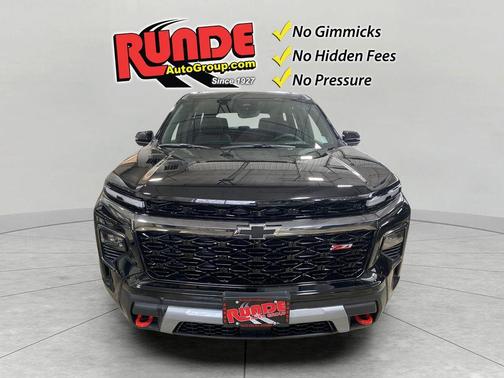 Mosaic Black Metallic 2026 Chevrolet Traverse Z71