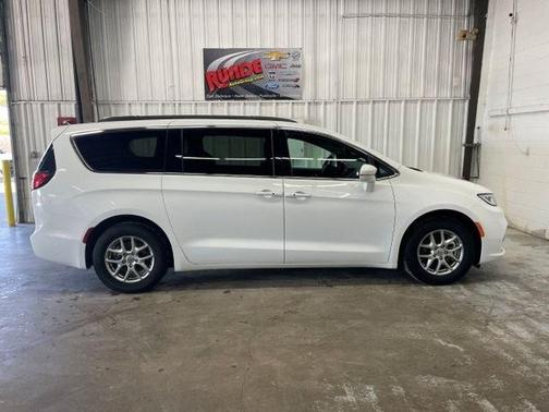 2022 Chrysler Pacifica Touring