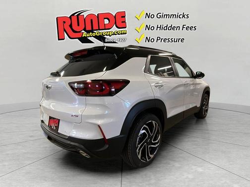 Mosaic Black Metallic 2026 Chevrolet Trailblazer RS