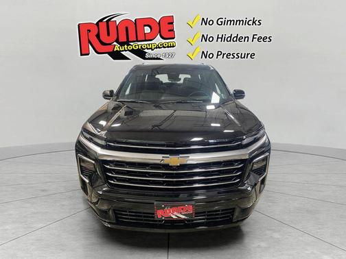 Mosaic Black Metallic 2026 Chevrolet Traverse High Country