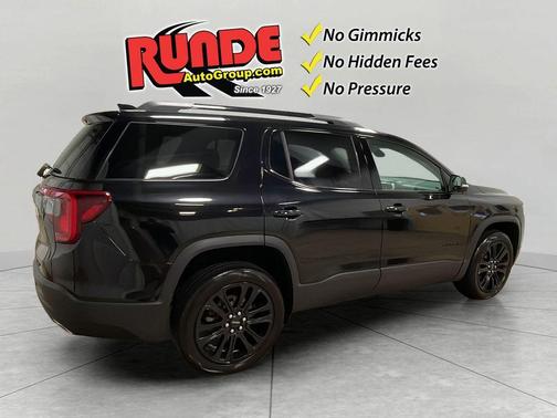 Black 2022 GMC Acadia SLE