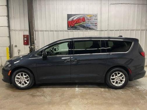 Blue 2019 Chrysler Pacifica LX