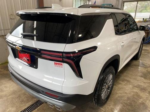 Summit White 2027 Chevrolet Traverse LT