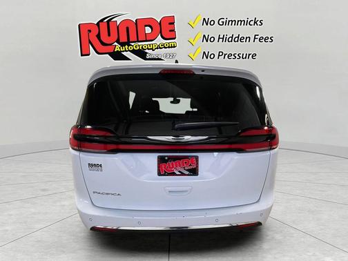 2024 Chrysler Pacifica Touring-L