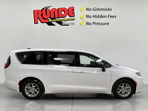 2024 Chrysler Pacifica Touring-L