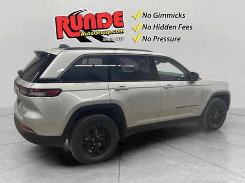 2026 Jeep Grand Cherokee Laredo