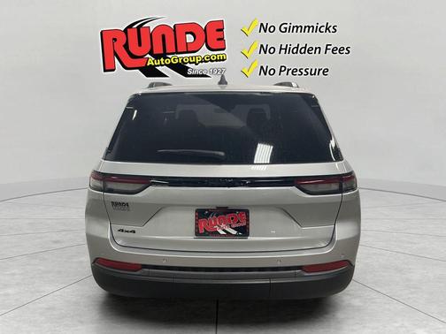 2026 Jeep Grand Cherokee Laredo