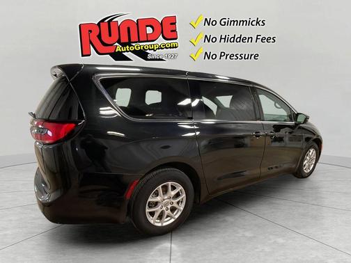 2023 Chrysler Pacifica Touring-L