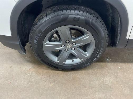 White 2023 Honda Ridgeline RTL