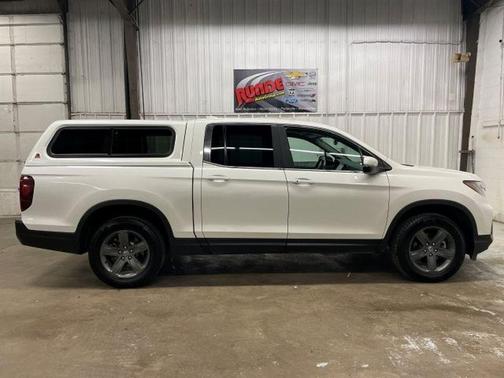 White 2023 Honda Ridgeline RTL