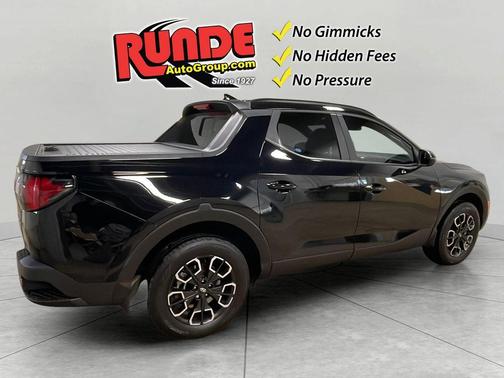 Black 2023 Hyundai SANTA CRUZ 2.5T SEL Premium