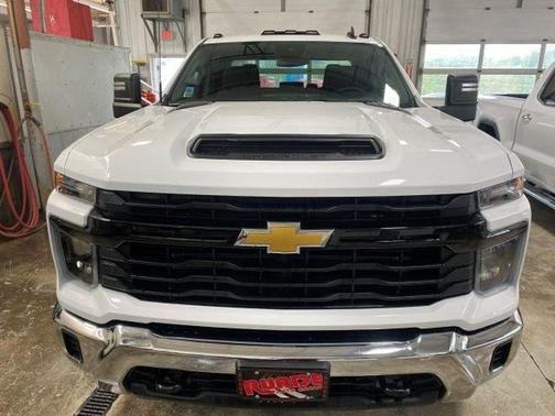 Summit White 2026 Chevrolet Silverado 2500 WT
