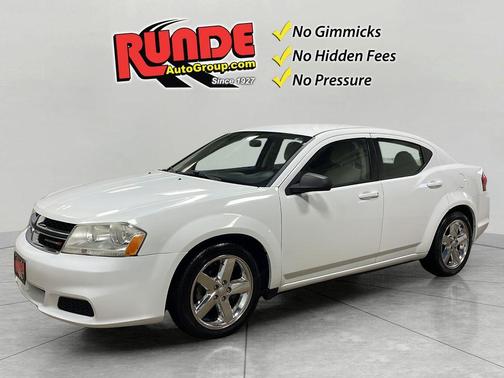 White 2013 Dodge Avenger SE