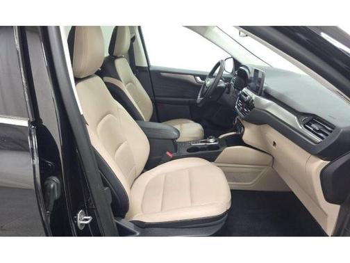 Black 2022 Ford Escape Titanium Hybrid