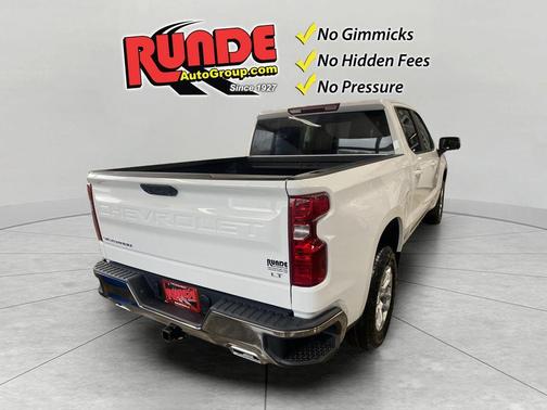 Summit White 2026 Chevrolet Silverado 1500 LT