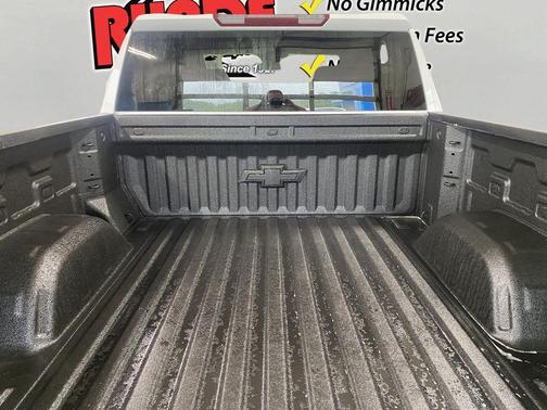 Summit White 2026 Chevrolet Silverado 1500 LT