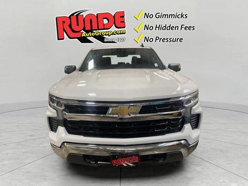 Summit White 2026 Chevrolet Silverado 1500 LT
