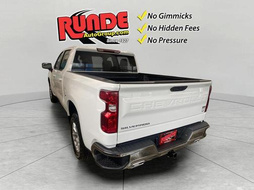 Summit White 2026 Chevrolet Silverado 1500 LT