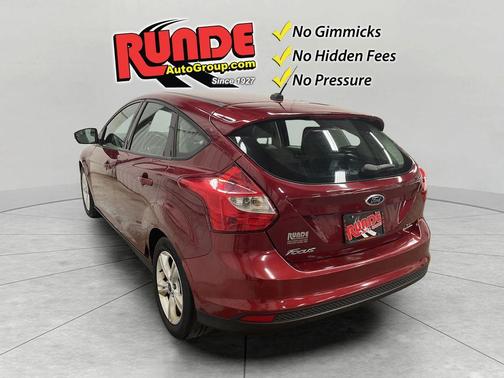 Red 2013 Ford Focus SE