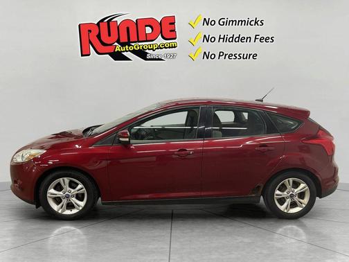 Red 2013 Ford Focus SE