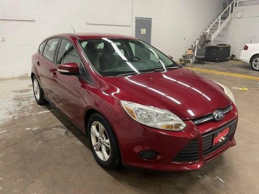 Red 2013 Ford Focus SE