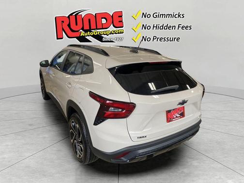 White Sand 2026 Chevrolet Trax 2RS